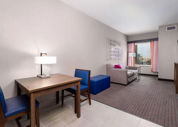 La Quinta Inn & Suites By Wyndham Augusta Fort Eisenhower