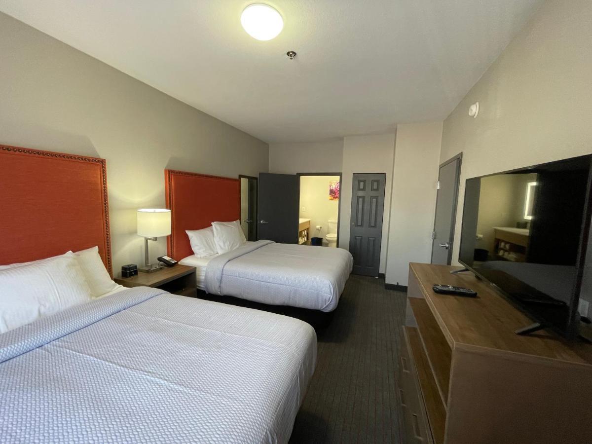 Hotel La Quinta & By Wyndham Eisenhower 3*