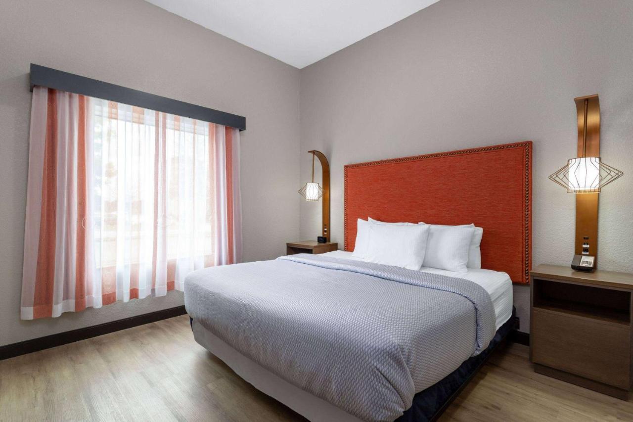 La Quinta & By Wyndham Eisenhower Hotel 3*